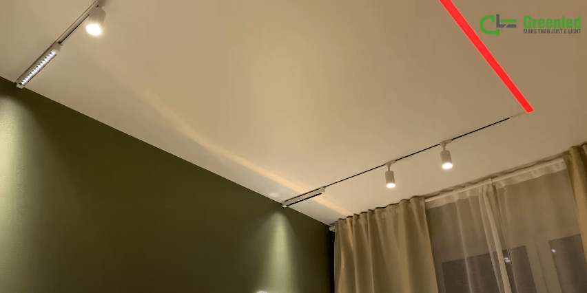 светодиодной ленты на потолке