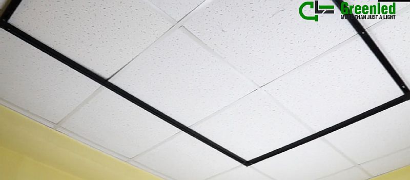 Установка трековой системы освещения на потолок армстронг